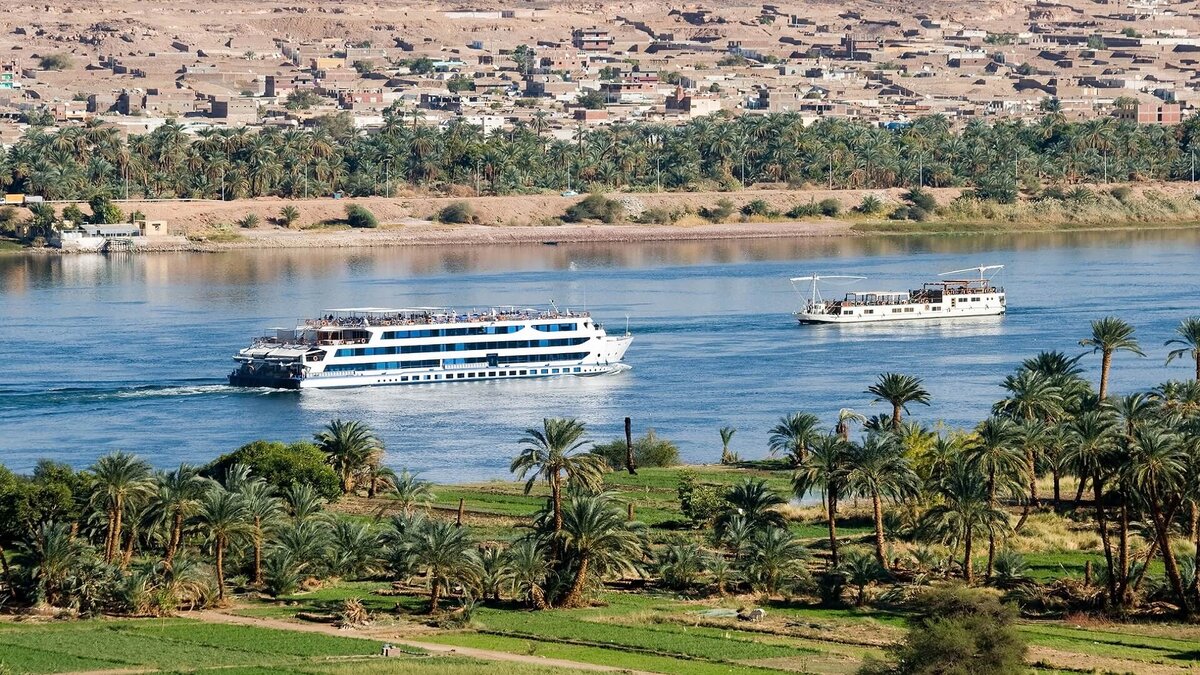 Что Вы представляете себе, услышав слова "круиз по Нилу"? Скорее всего, жаркое летнее египетское солнце, чудесные пейзажи и загадочные памятники древнейшей культуры.