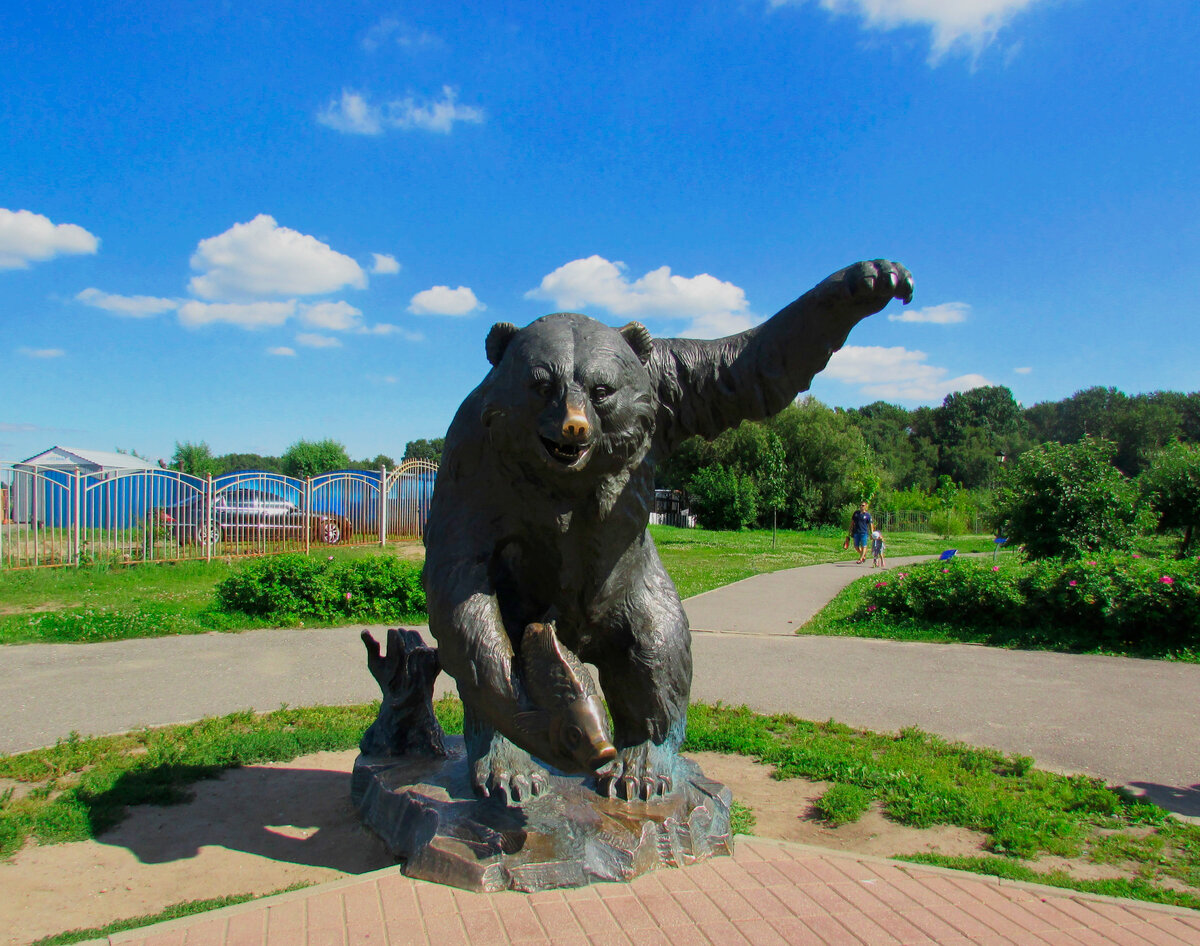 В парке тысячелетия Ярославля - является окончанием Которосльной набережной