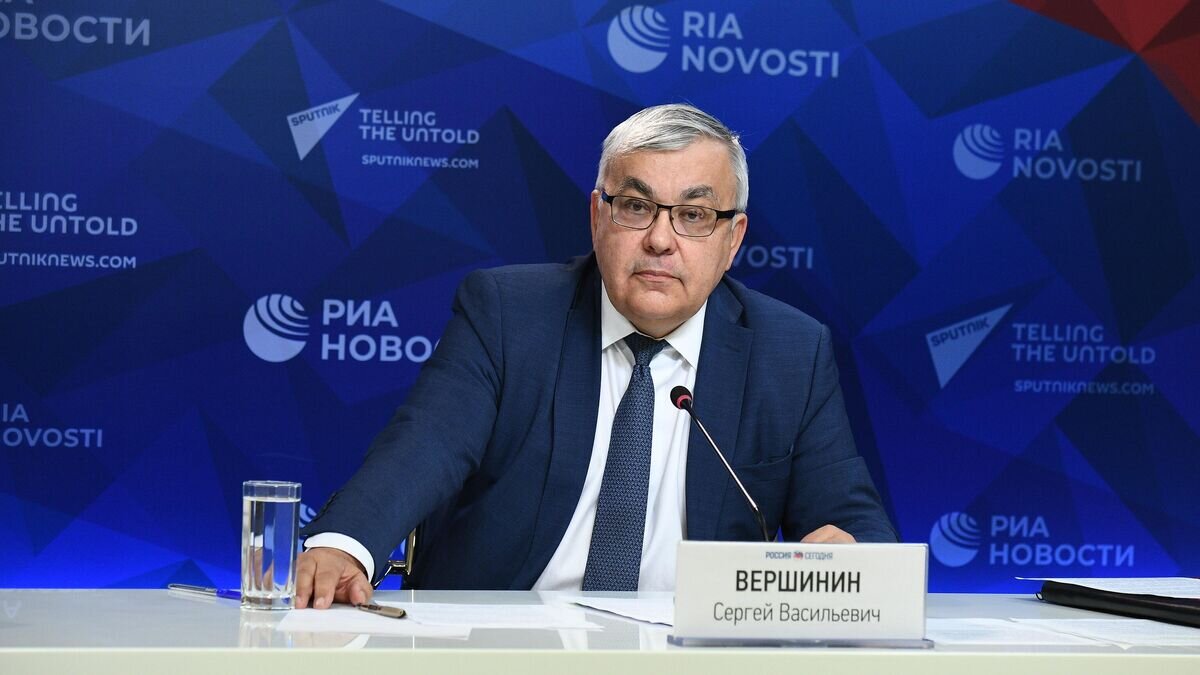    Заместитель министра иностранных дел России Сергей Вершинин во время онлайн-брифинга в Международном мультимедийном пресс-центре МИА "Россия сегодня" в Москве© РИА Новости / Нина Зотина