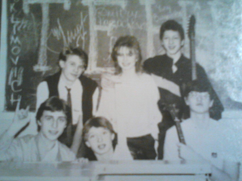 слева направо: Егор Рыбаков, Николай Бурдак, Вячеслав Климович, Людмила Довгань, Юрий Бурьяница, Сергей Гавриленков (1989 год). Гомельская СШ №40