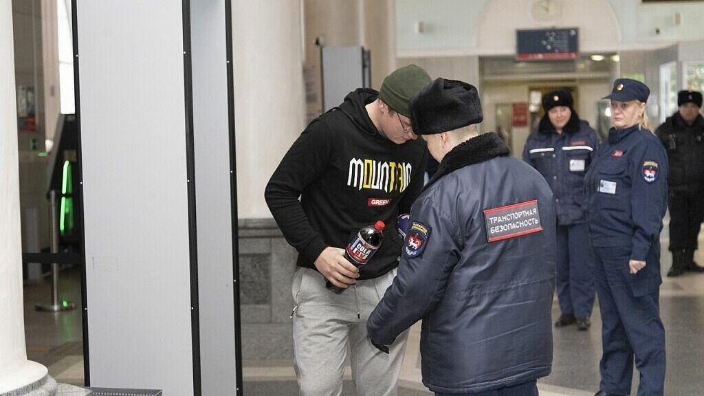     Учения были организованы по инициативе администрации города, при содействии представителей Дальневосточной железной дороги и сотрудников транспортной полиции.