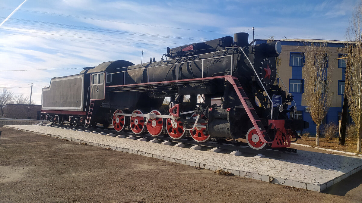 Красавец-паровоз