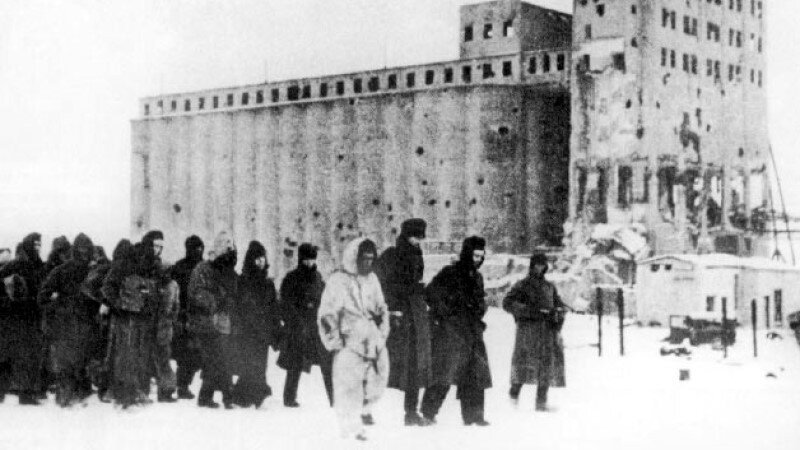 Пленённые под Сталинградом немецкие солдаты. Февраль 1943 года. Фото: wikipedia.org📷    Какие открытия сделали для себя писатели Запада, изучая битву на Волге?
