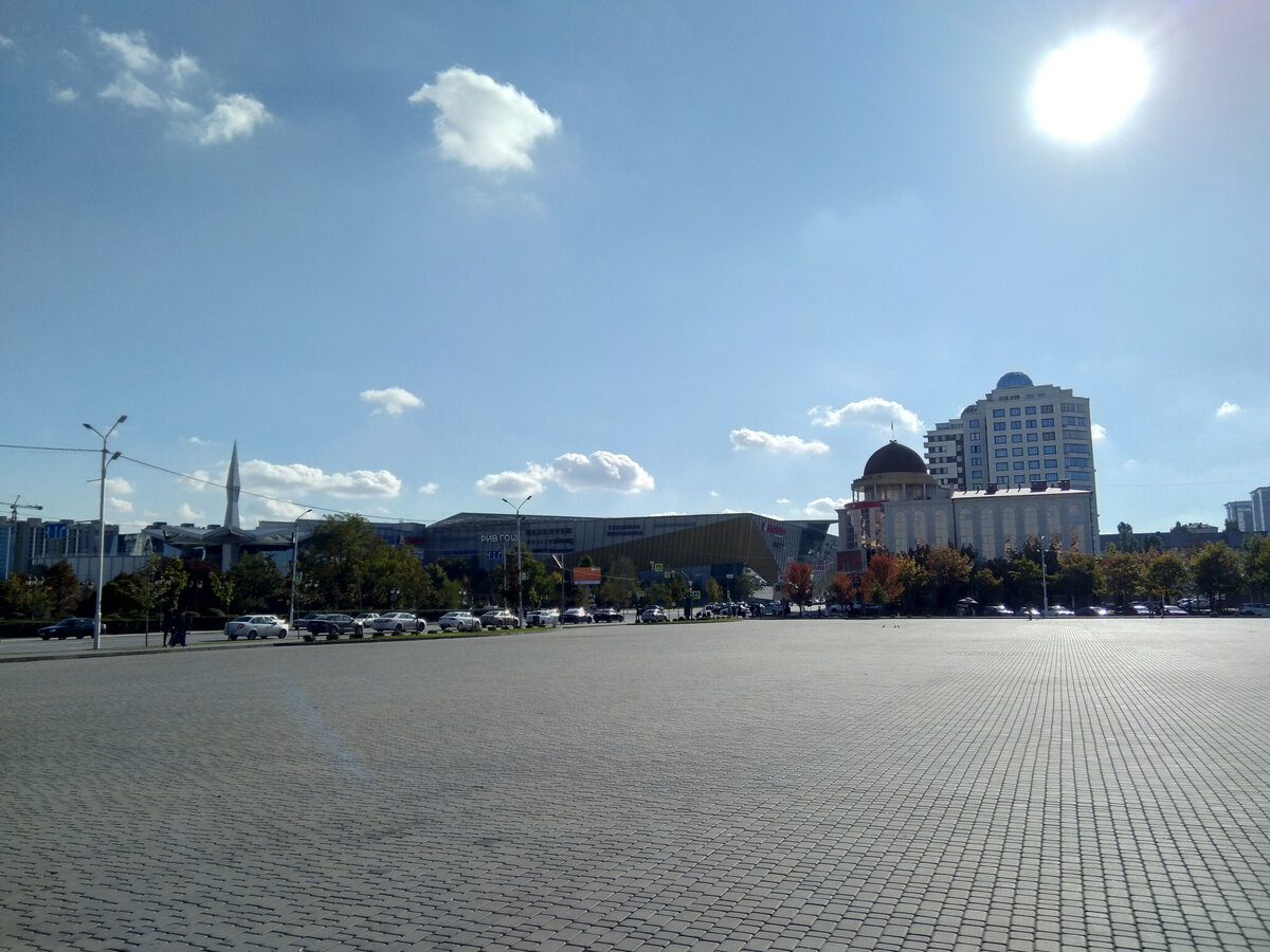 Площадь напротив Сердца Чечни