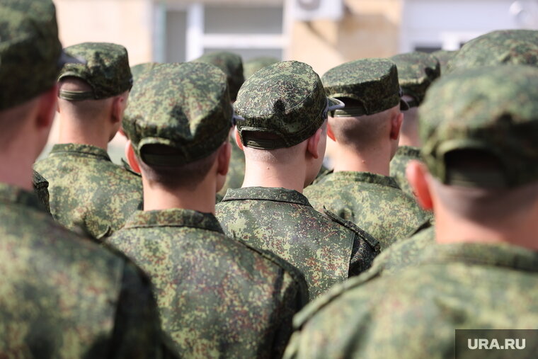    Лишь 1,4% студентов в российских вузах охвачено военной подготовкой, заявил Юрий Трутнев
