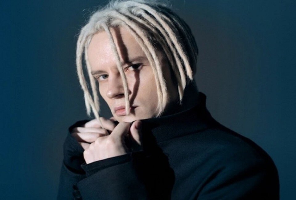     Певец спел старинную казачью песню. Фото: официальный сайт артиста