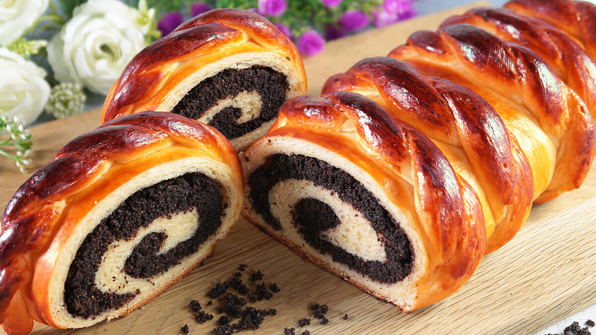 Сдобный рулет с маком