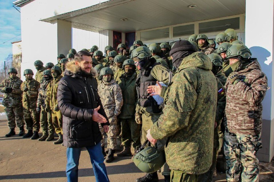     Вот уже полтора месяца бойцы специального подразделения проходят в Оренбургской области комплексную подготовку. Виталий БАРАБАШ