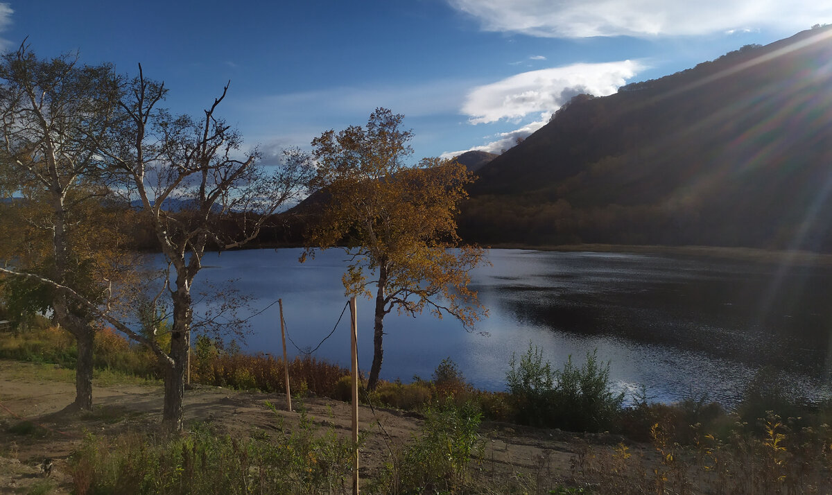 Озеро Микижа возле базы отдыха "Голубая Лагуна"