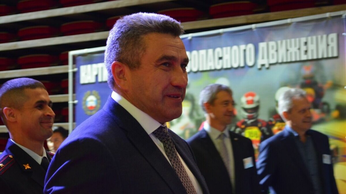     Министр образования и науки Татарстана Ильсур Хадиуллин прокомментировал установку памятника Иосифу Сталину на территории частной школы в Набережных Челнах.