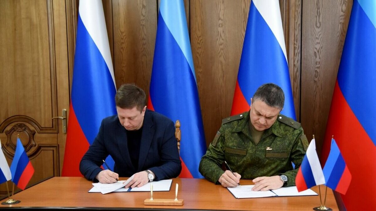     Жители ЛДНР получили право на бесплатное медицинское обслуживание в рамках ОМС. Соответствующие соглашения о создании территориальных фондов и выдаче полисов жителям ЛДНР заключили председатель Федерального фонда ОМС Илья Баланин и врио глав двух республик.