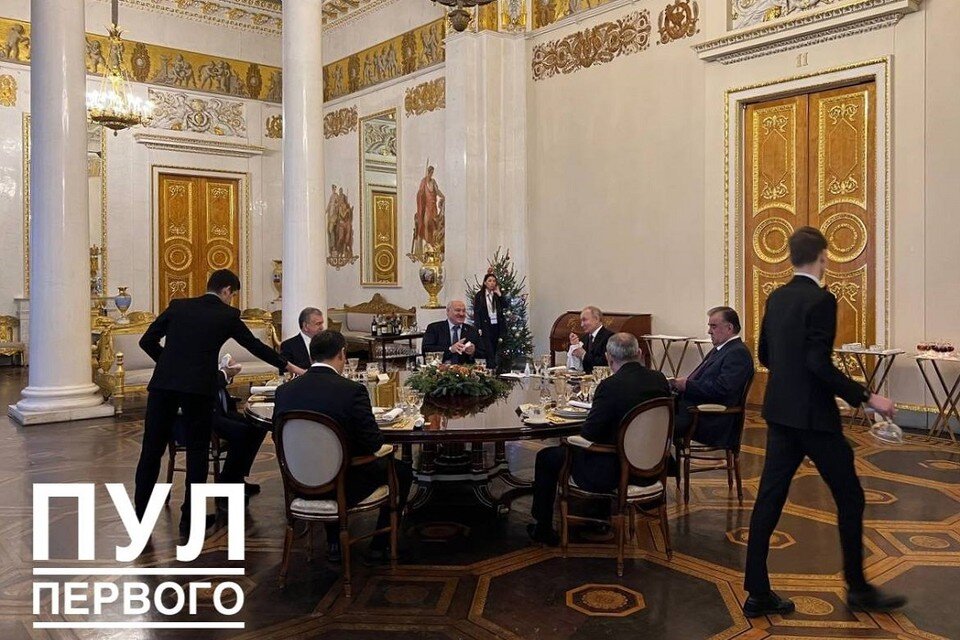     Лукашенко рассказал, что ему очень нравится чистота Санкт-Петербурга. Фото: телеграм-канал «Пул Первого»