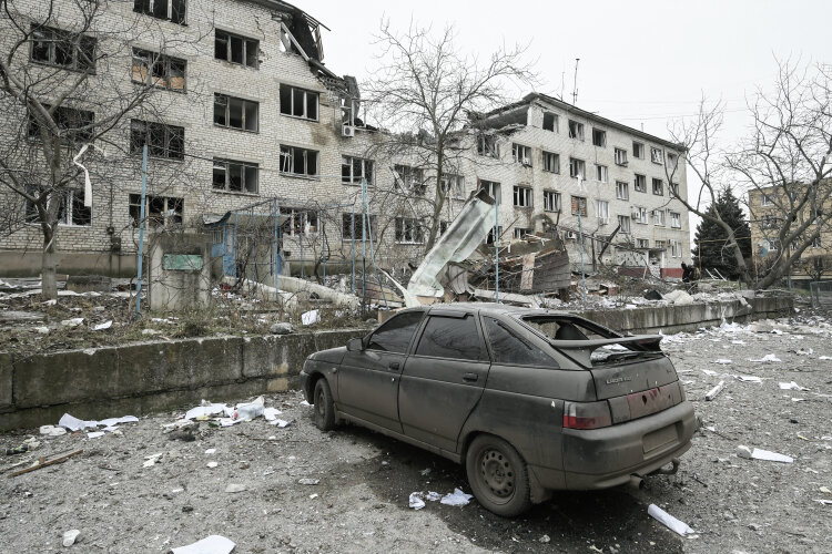  «К 2023 году мы подошли, балансируя на грани бездны. Еще шаг туда или сюда, и мы либо соскользнем в эту бездну, либо закрепимся рядом с ней, но все равно в непосредственной близости от нее»