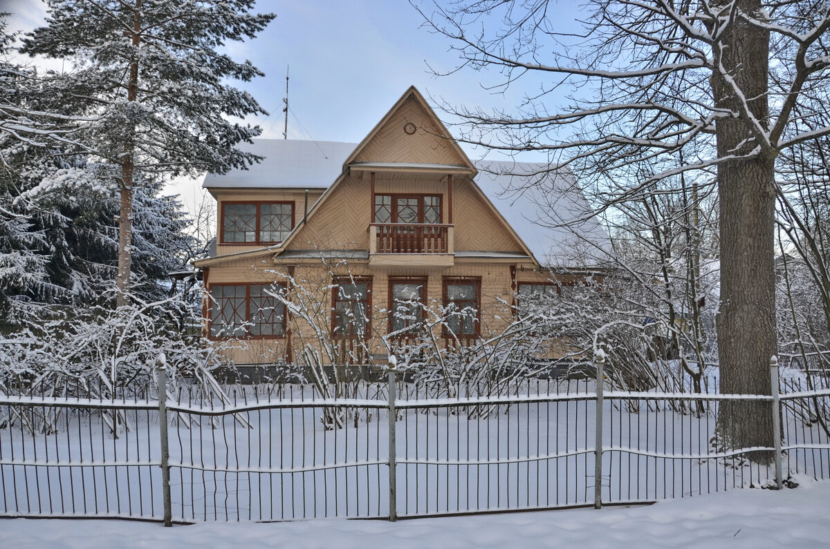 Подборка причудливых домов под Петербургом: как выглядит обитель ...