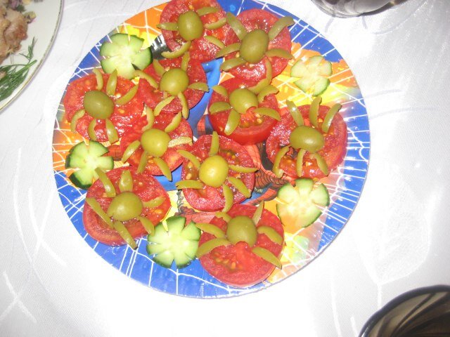 Так мы оформляли стол, когда отмечали День рождения в стиле Человек-паук