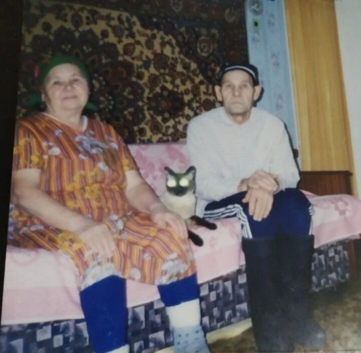 Хотела бы я и вам таких бабушку и дедушку...да рано они ушли от нас...