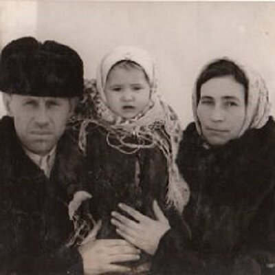 Мои молодые и красивые родители...