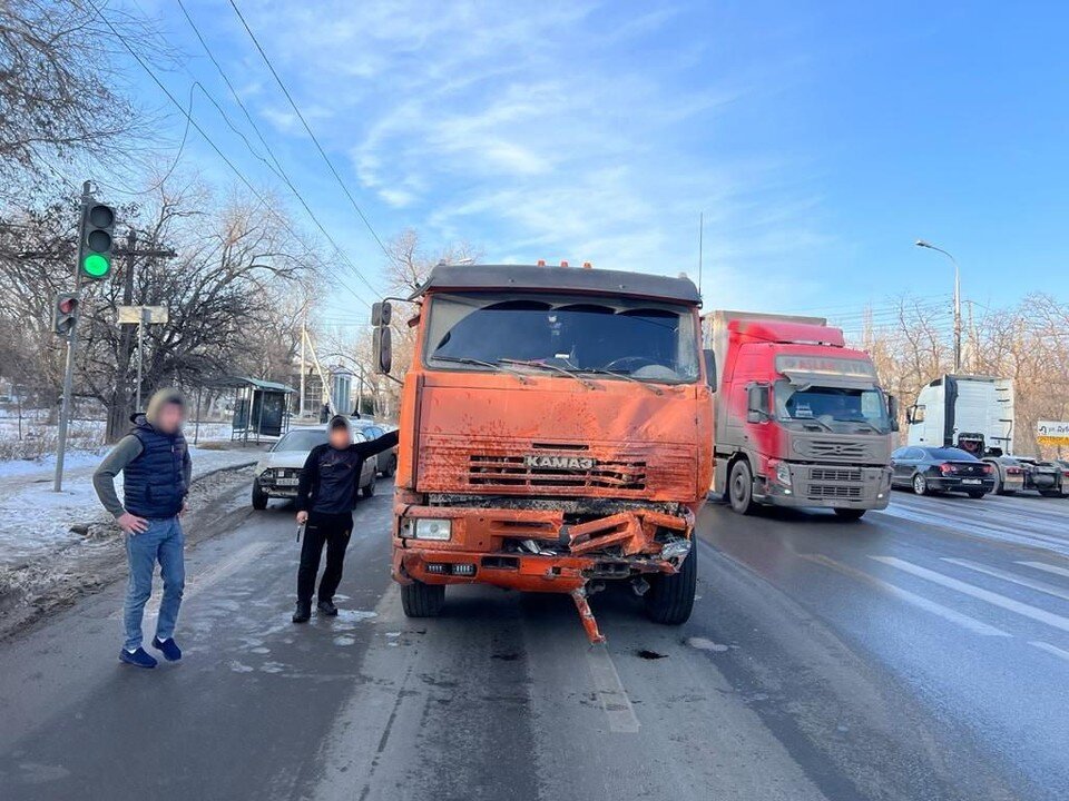     Полиция Волгограда задержала 19-летнего водителя «КамАЗа», устроившего ДТП с маршруткой  ГУ МВД по Волгоградской области