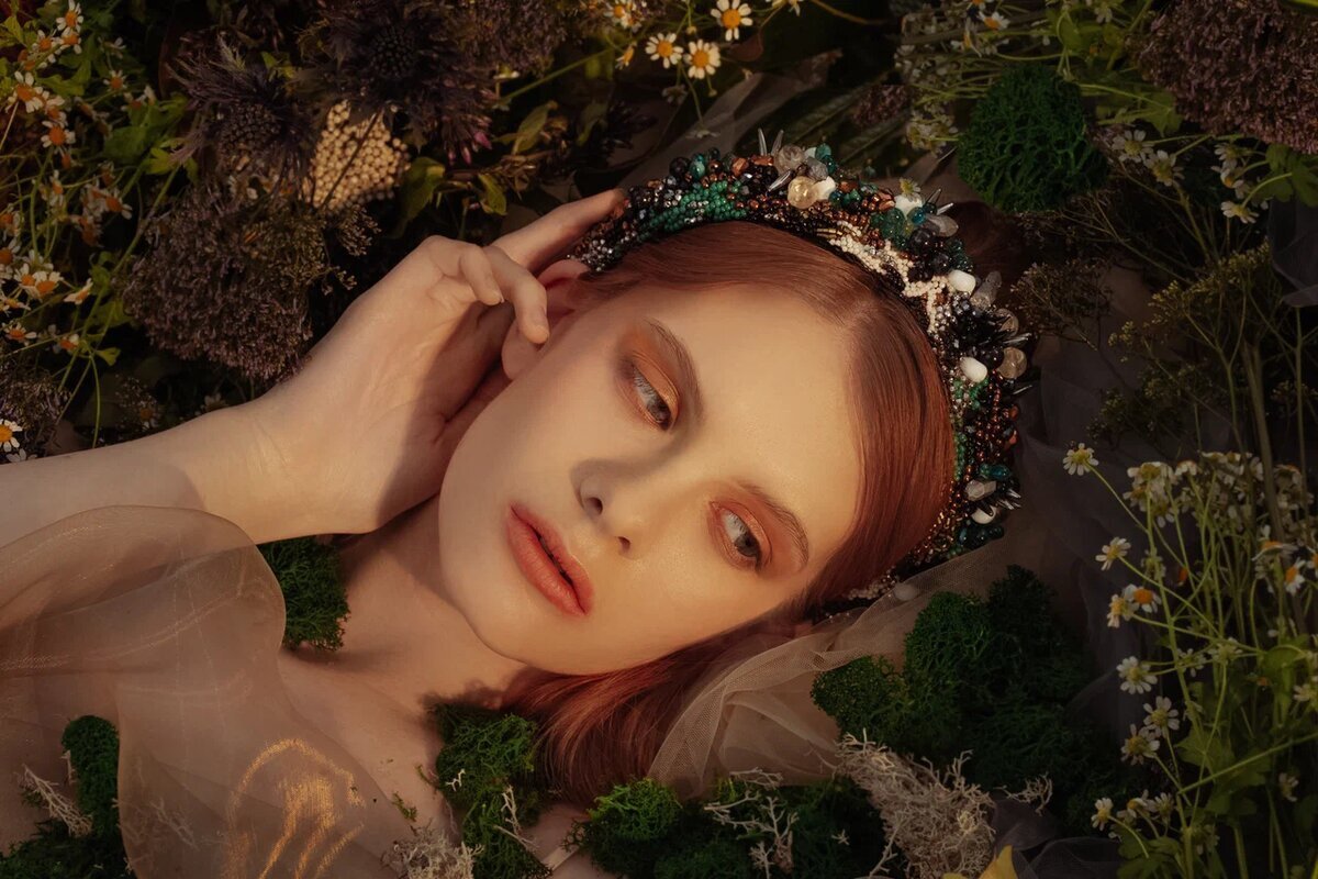 Высокий ободок расцветки Montange из коллекции Espace Naturel d’Halo. Фото Création Pôle.