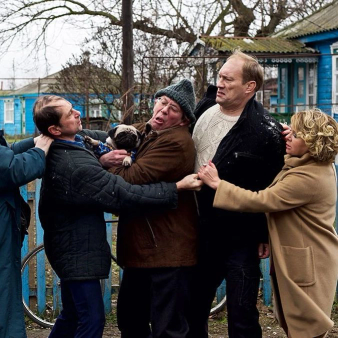 кадр из сериала СОСЕДИ