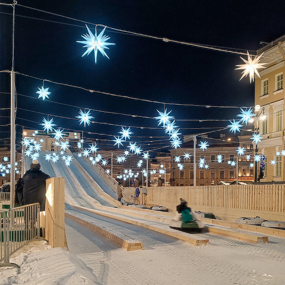 горка на дворцовой часы работы