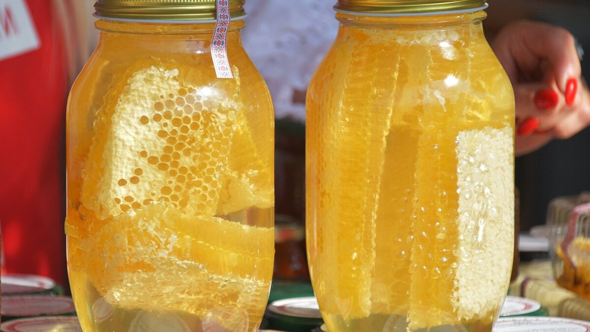    Продажа меда© РИА Новости . Евгений Биятов