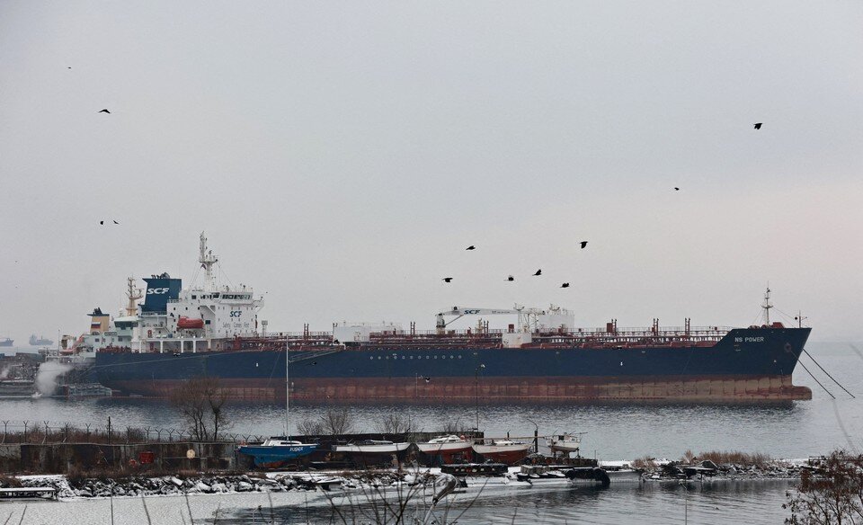     Цена нефти марки Brent достигла максимума за месяц  REUTERS