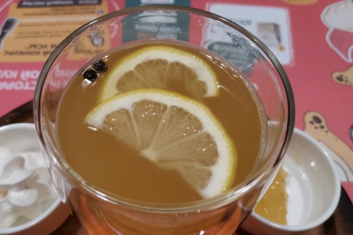    Гастроэнтеролог рассказала, нужно ли запивать еду?