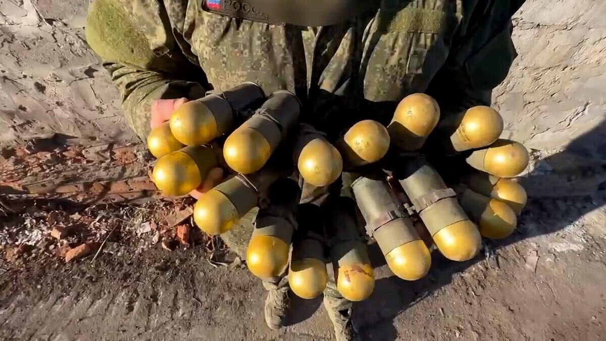    "Очень много западного вооружения". ВС России захватили боекомплект для гранатомета Striker© РИА Новости