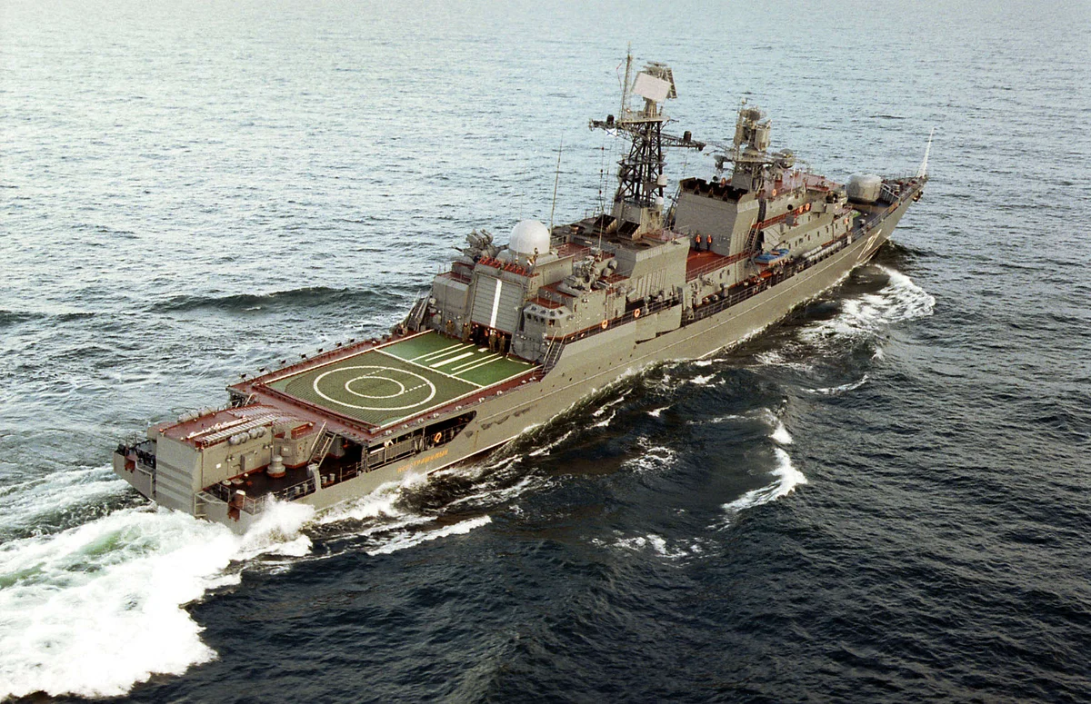 «Неустрашимый» (СКР 712) - сторожевой корабль (по классификации NATO -фрегат), первый построенный из кораблей проекта 11540 «Ястреб»