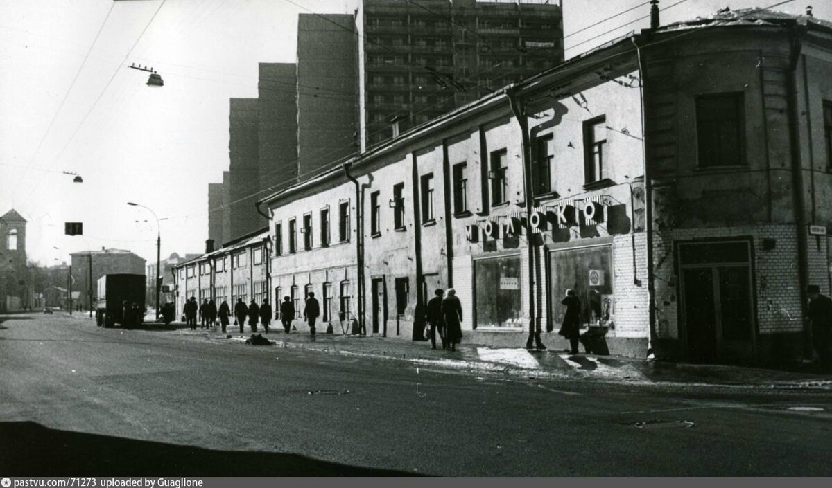 Большая Полянка, близ дома №26, 1977 - 1979 г. Источник: архив ЦИГИ.