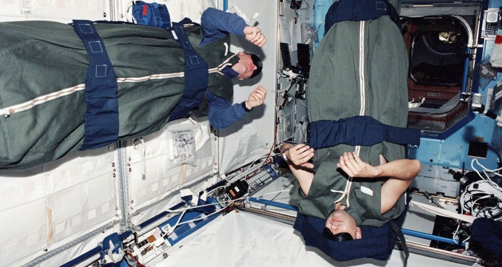 Страдаете клаустрофобией и боитесь связывания? Если да, то вам не бывать космонавтом )))