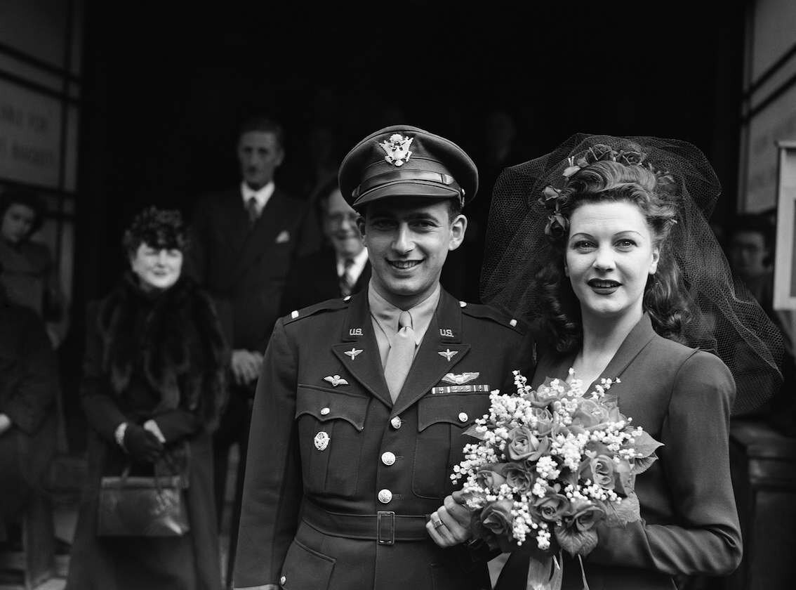 Свадьба с Джеком Бернхардом, 1944 год