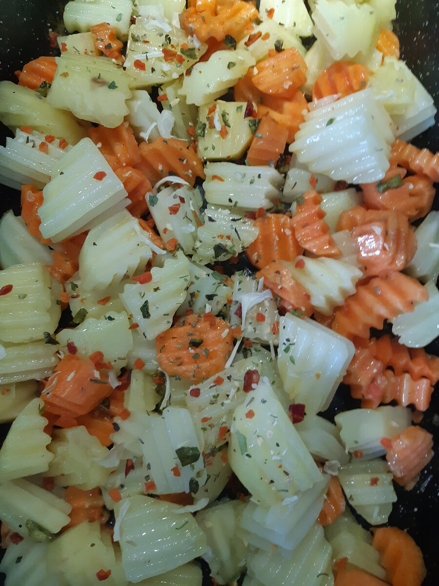 Картошечка, морковочка и ароматная приправка из сухих овощей и зелени