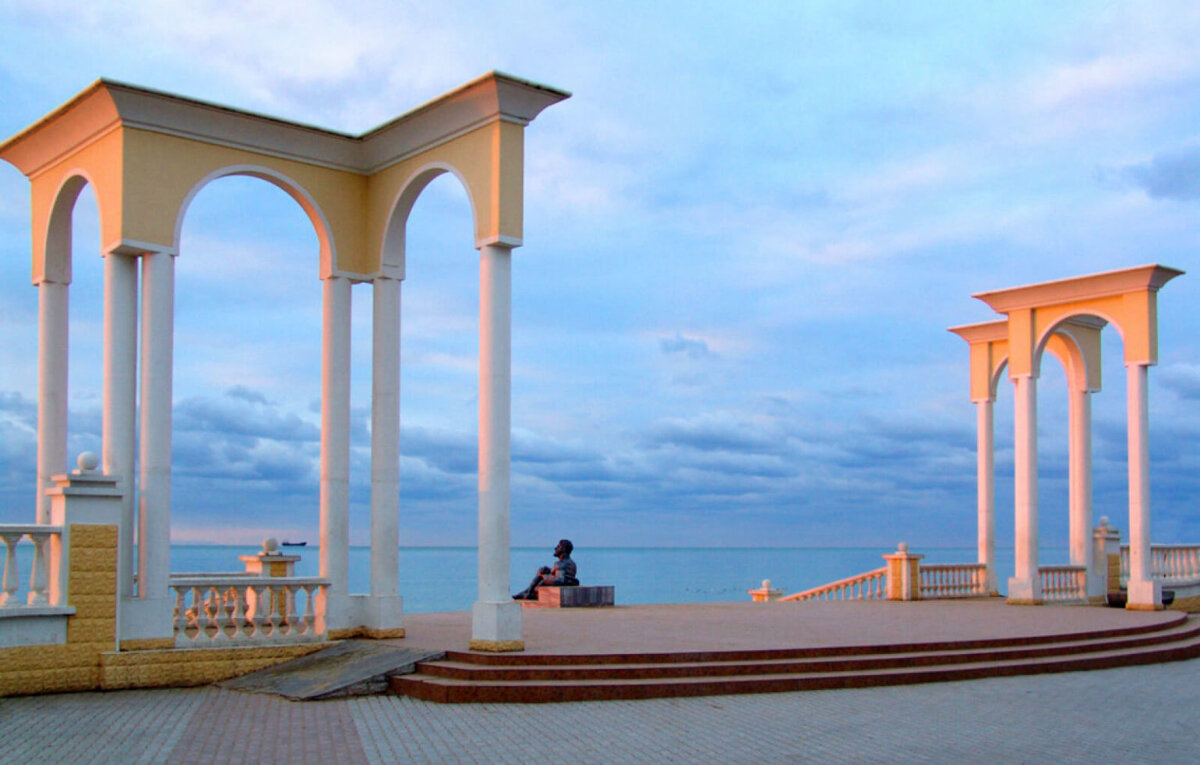 Источник https://forpostsevastopol.ru/wp-content/uploads/2020/03/evpatoriya-1536x979.jpg
