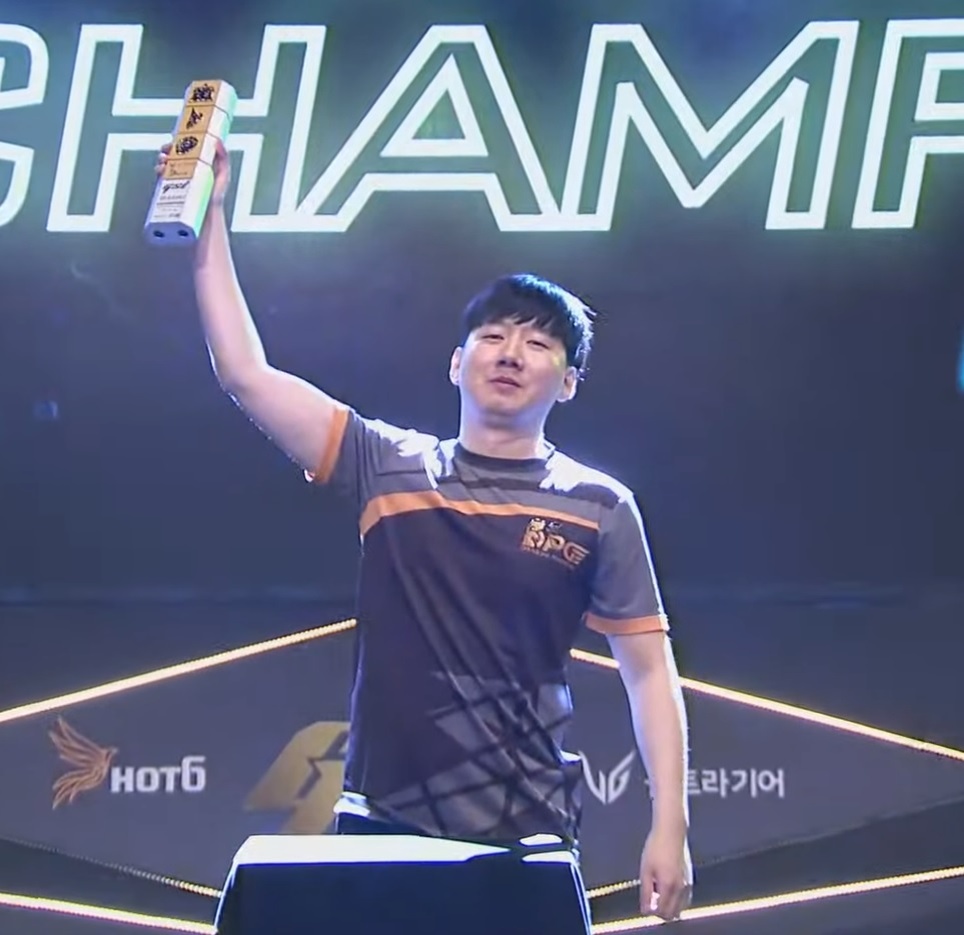 Трехкратный чемпион! Lee Byeong Yeol, он же Rogue!