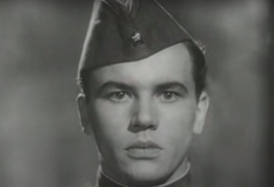 Александр Мастросов. Кадр из фильма "Александр Матросов. Правда о подвиге". Скрин автора.