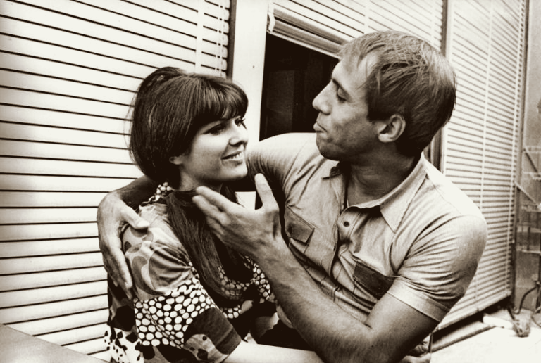 Очень любит жену Клаудию, счастлив с ней более 50 лет