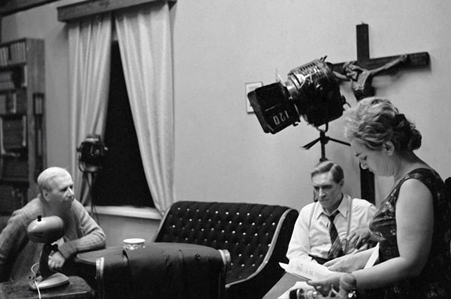 Фильм стал настоящим хитом, однако, когда в начале 1973 года он был смонтирован и его показали высокому телевизионному начальству, на голову режиссера посыпались первые упреки… Какие скандалы вызвал-30