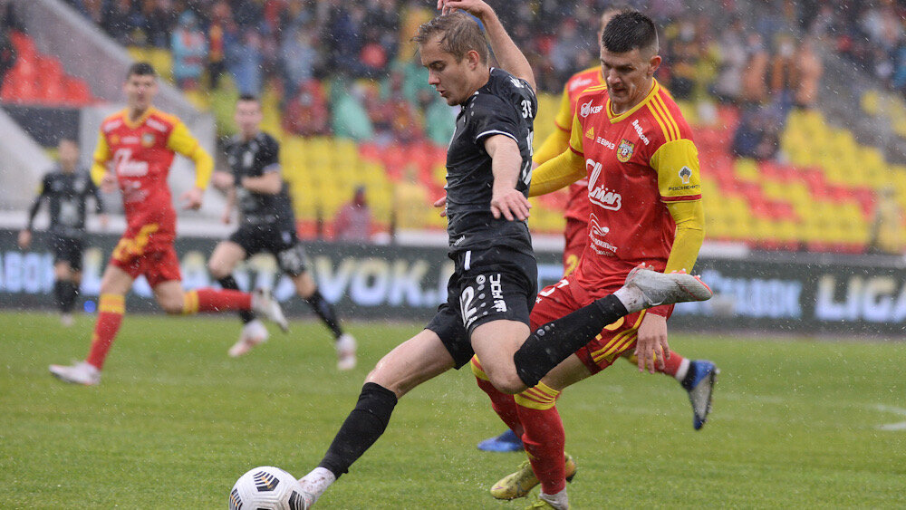 авангард тула футбол. арсенал тула футбол 2021. тула 2 февраля 2024. «зенит» — «арсенал» вышли на поле в разноцветных гетрах. зенит тула.