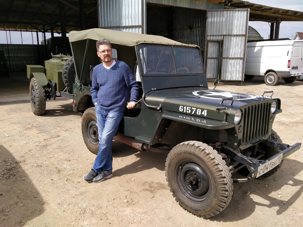 Многие машины официально зарегистрированы и могут передвигаться по дорогам общего пользования, но и налог за них приходится платить по полной. 