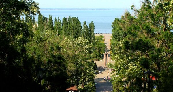 Таганрог. Спуск  на Петровскую набережную. Фото автора