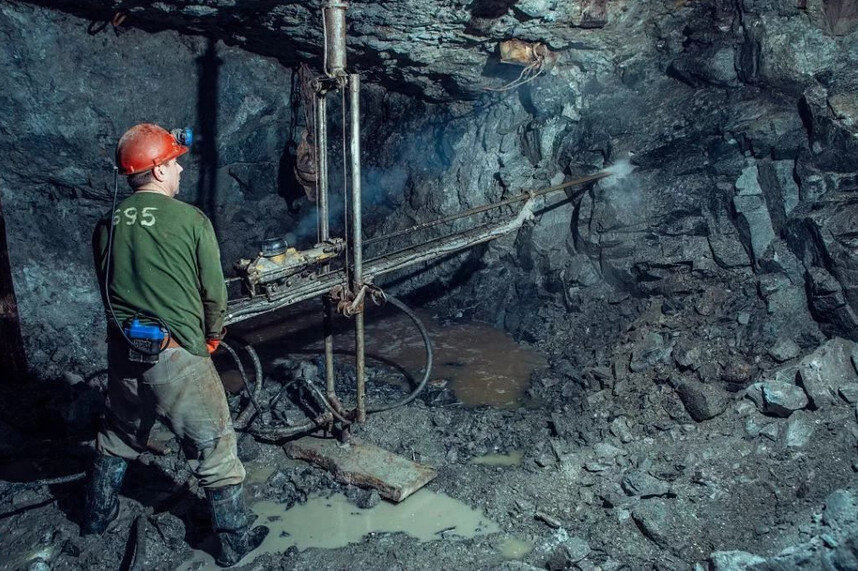 Работа шахтёра