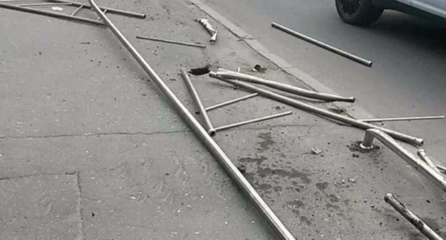 Так как такое ДТП тоже является страховым случаем, все связанные с ремонтом расходы могут покрываться полисом ОСАГО в пределах 400 000 рублей