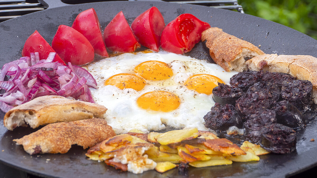 Яичница в испанском стиле