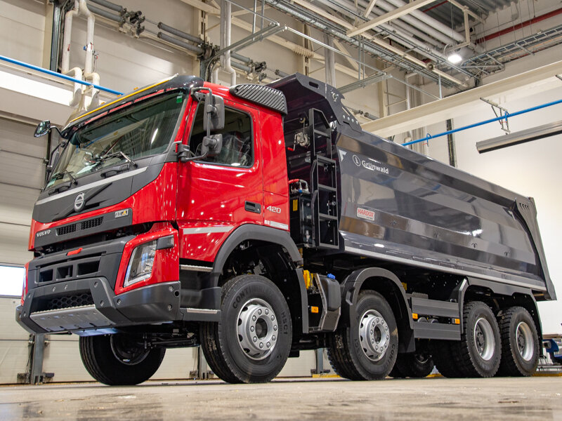 Volvo FMX 8х4 с самосвальной надстройкой Grunwald