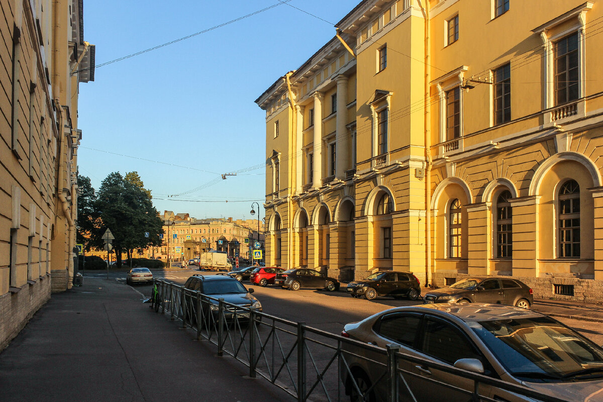 Точный адрес: набережная реки Фонтанки, 57