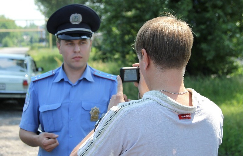 Съемка полиции. Съемка сотрудников полиции. Съемка сотрудников ДПС. Инспектор ДПС ГИБДД. Гибдд снимающий запретом