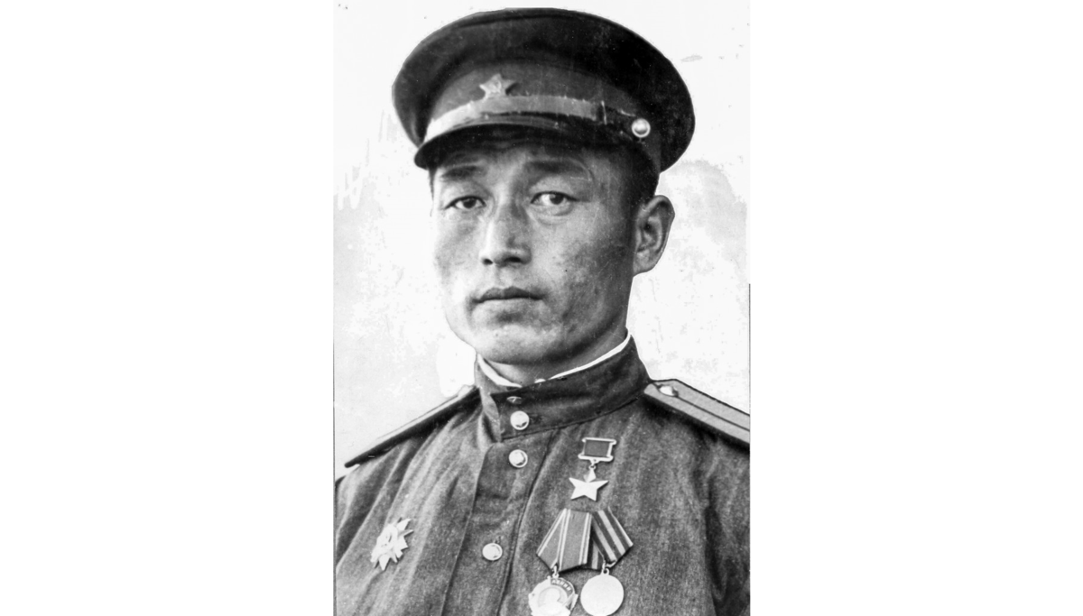 Танкист хомушку чургуй оол. Тувинцы герои советского союза. Чургуй-оол намгаевич хомушку. Кечил-оол тулуш балданович. Герои тывы.