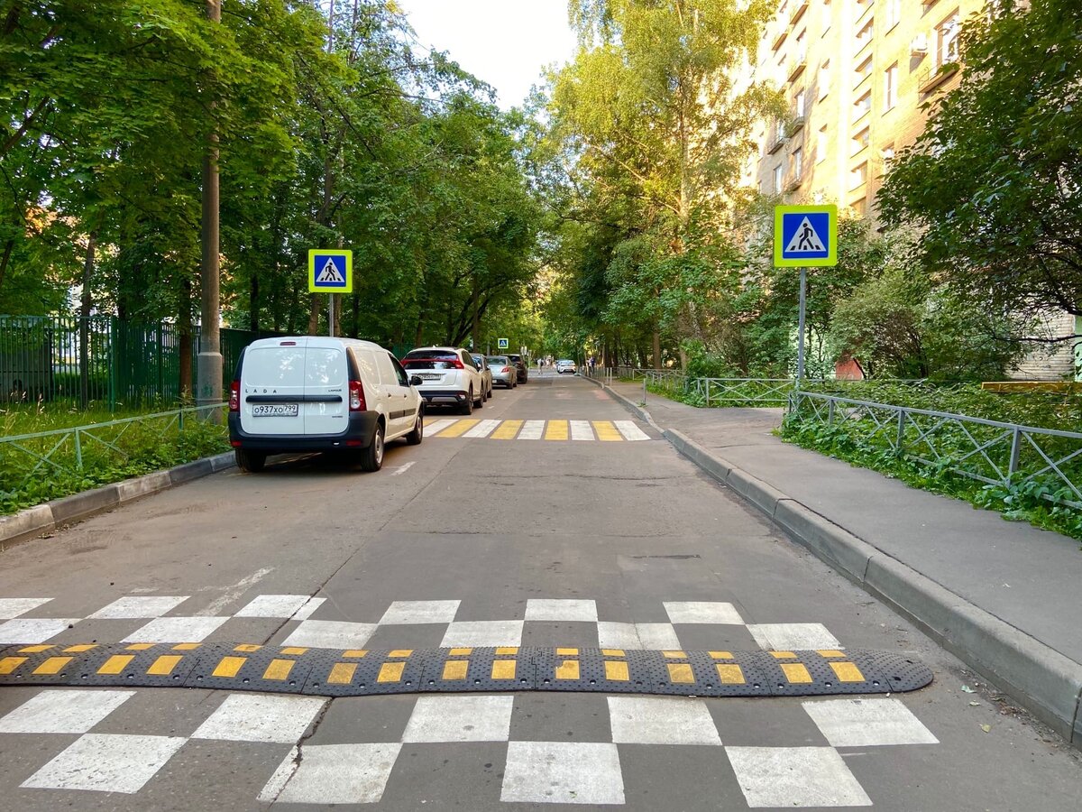 На Серебрякова д. 3 приняты меры для снижения скорости движения  транспортных средств | Команда Шапошникова | Дзен